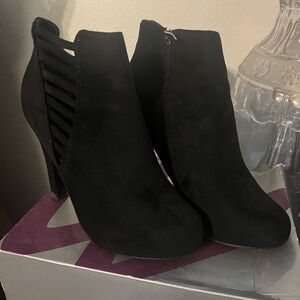 Black hill boots wore 1 time